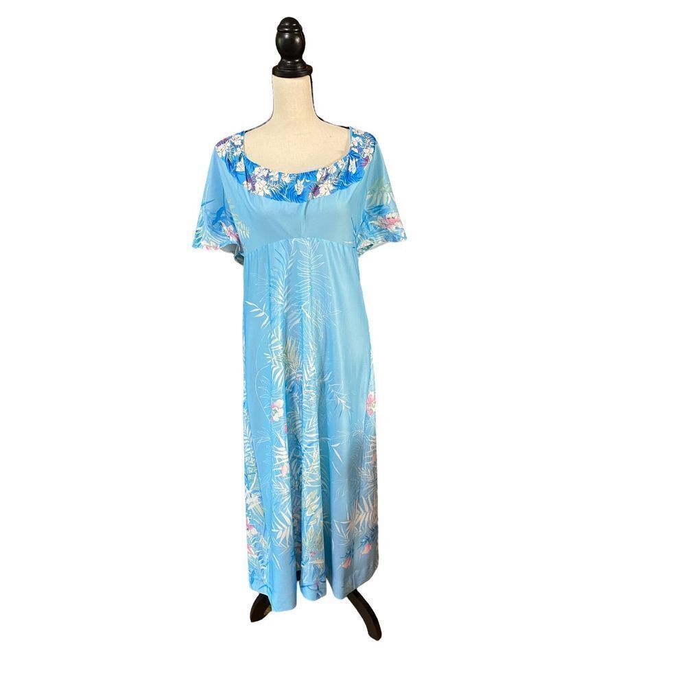 Vintage Mildred’s of Hawaii light blue floral dress
